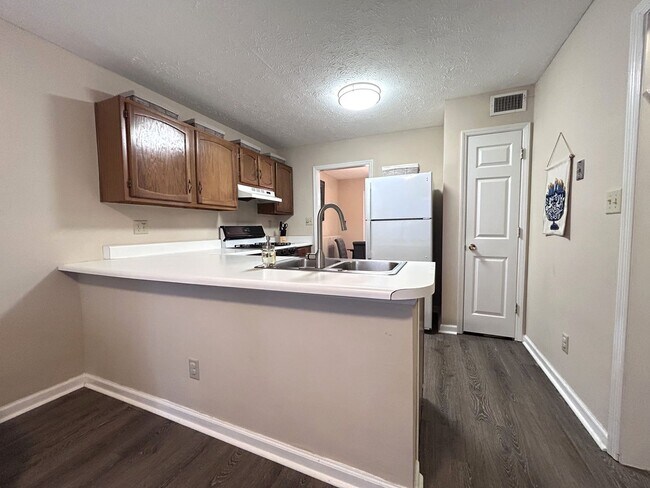 Building Photo - North Druid Hills Hidden Gem!  2 Bed - 2 Bath Near Emory, Available Late July!