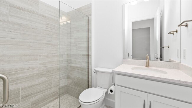 Building Photo - 1905 Fresno Ave