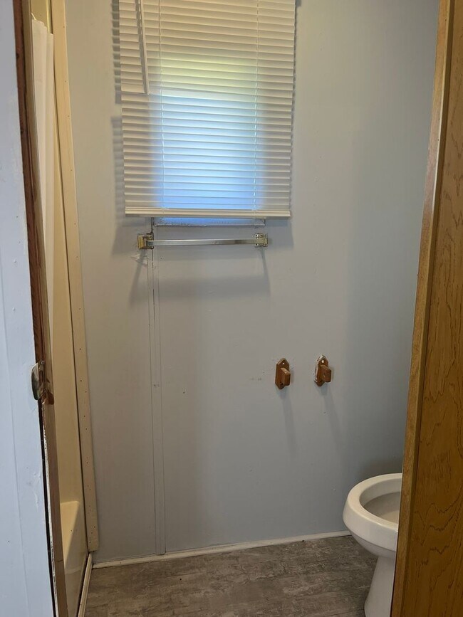 Building Photo - 115 Nightingale Ct