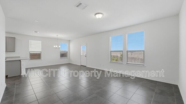 Building Photo - 10419 Salitrillo Bnd