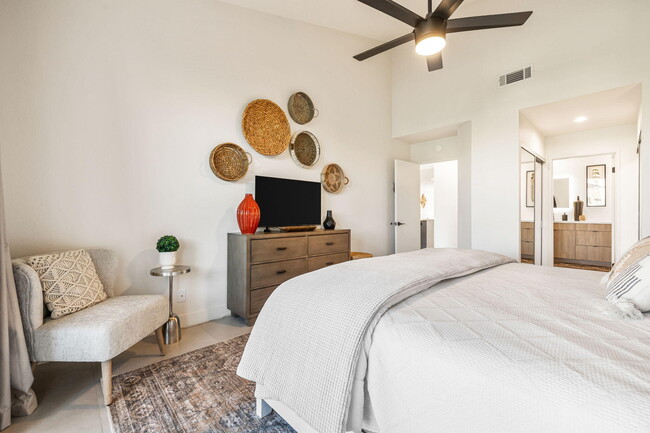 Building Photo - 76658 Daffodil Dr