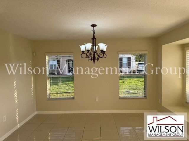 Building Photo - 413 Country Cottage Ln