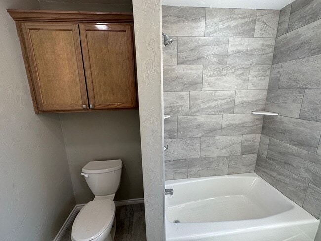 Building Photo - 2010 S Milam St