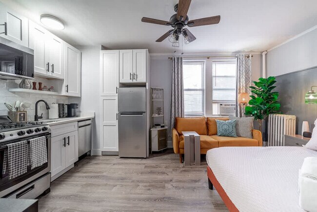 Building Photo - 2119 N Sedgwick St