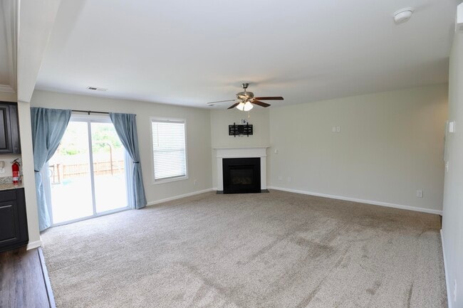 Building Photo - 17 Carriagebrook Cir