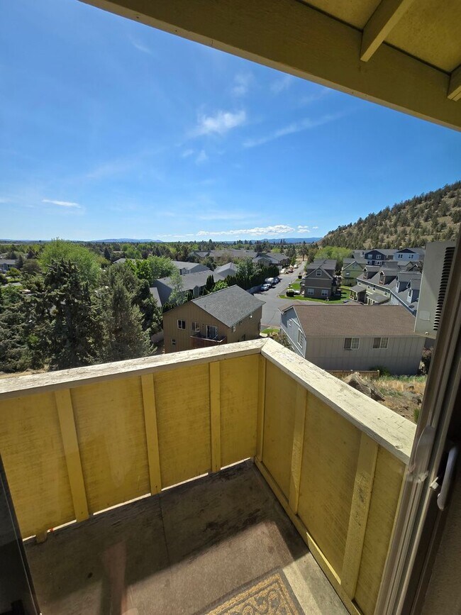 Building Photo - 1714