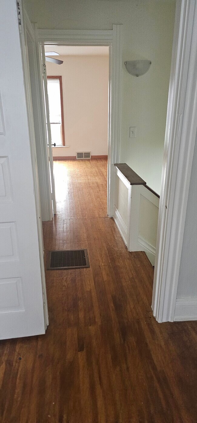 Building Photo - 49 Neise Ave