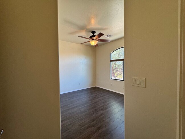Building Photo - 3BR/2.5BA/2CG, 2072 sq.ft. rental in Sierr...