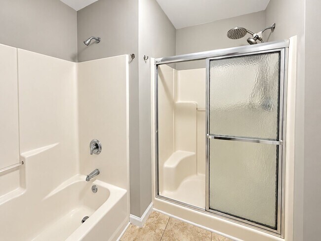 Building Photo - 1342 Pinnacle Ln