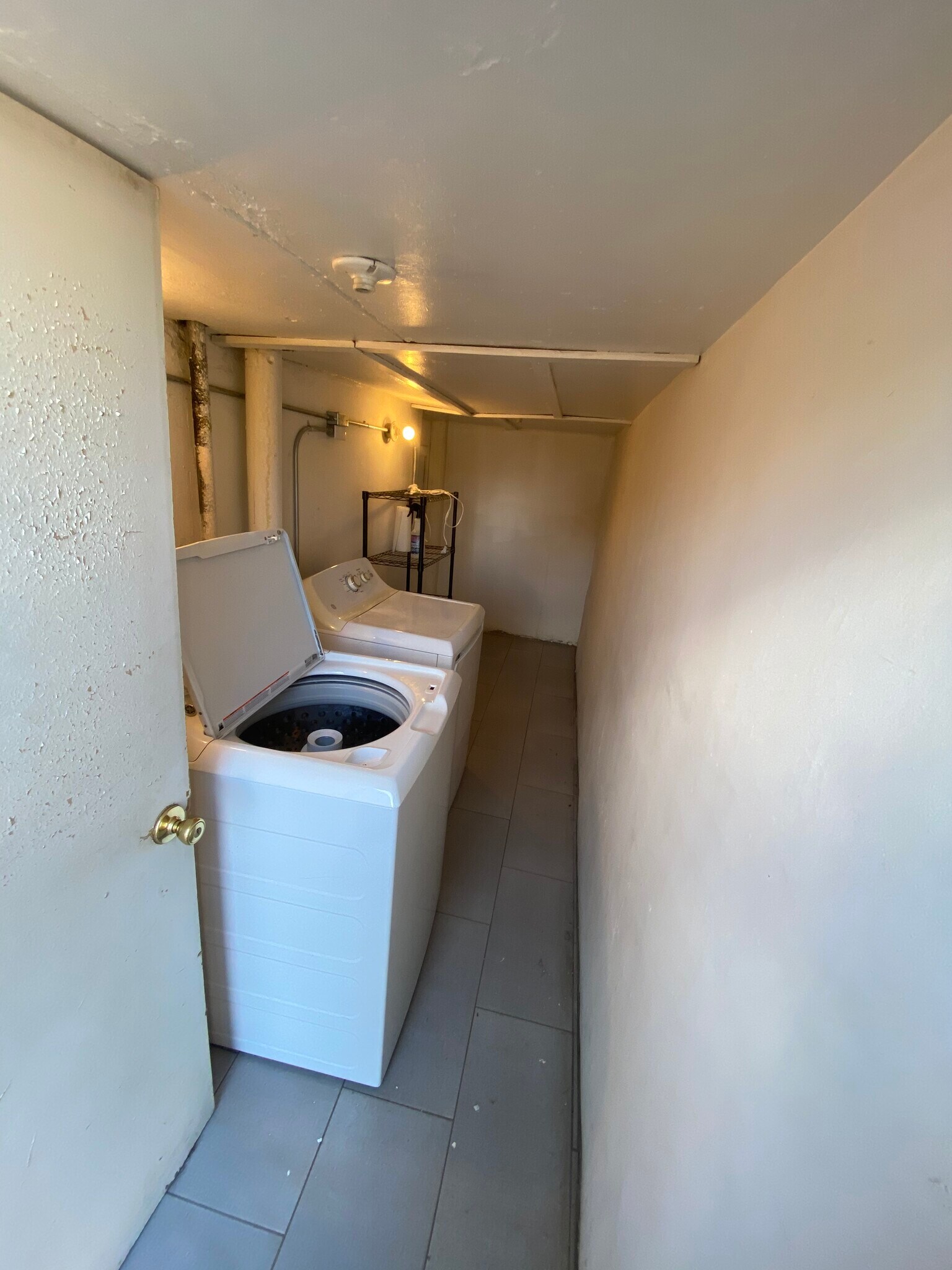 Laundry Room, please respect your neighbors - 508 5th St SW