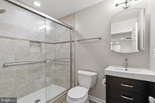 Building Photo - 9472 Lapstrake Ln