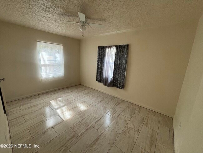 Building Photo - 2545 Lamee Ln