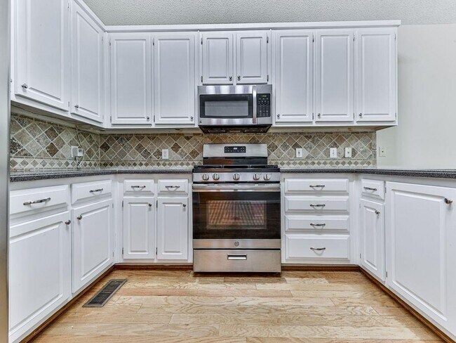 Building Photo - 3007 Clove Tree Ln