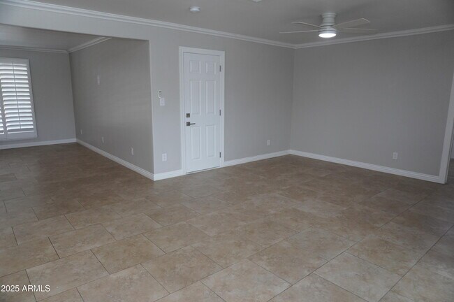 Building Photo - 8355 E Palm Ln