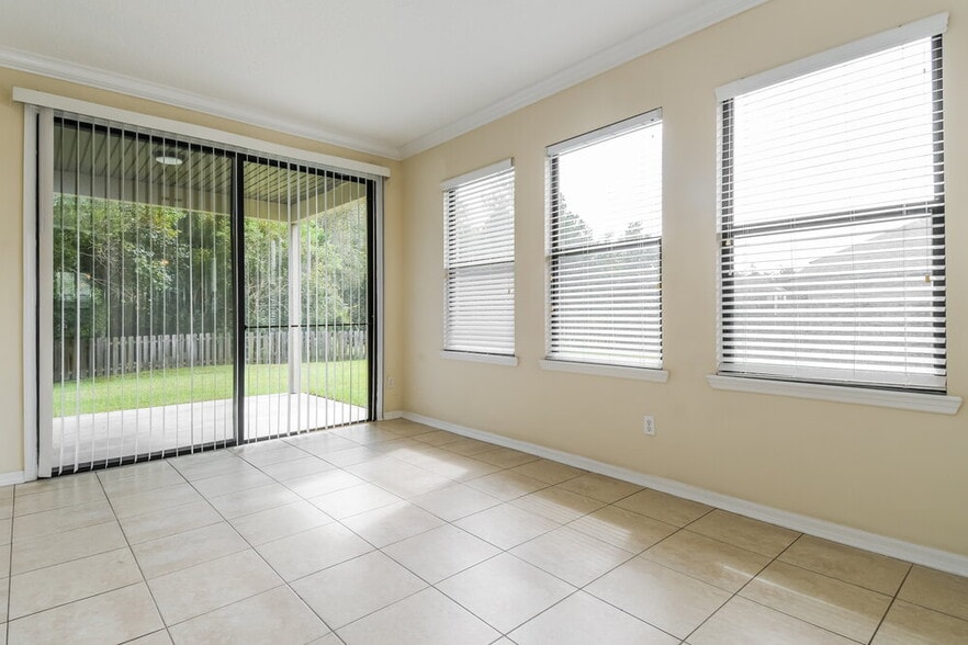 Building Photo - 703 Red Cedar Ct