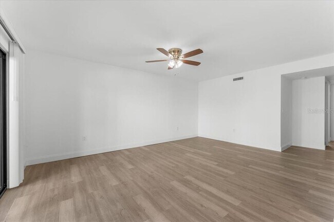 Building Photo - 11566 7th Ln N