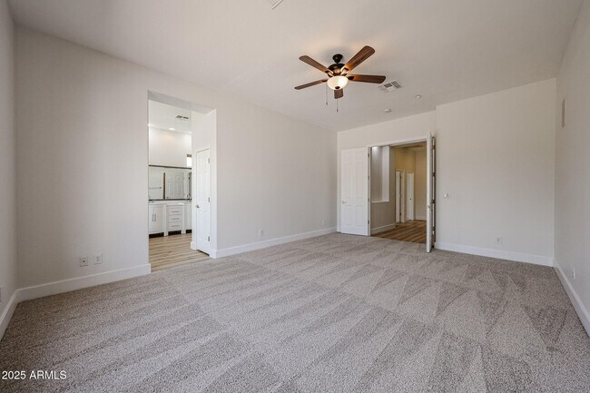 Building Photo - 41735 N Maidstone Ct
