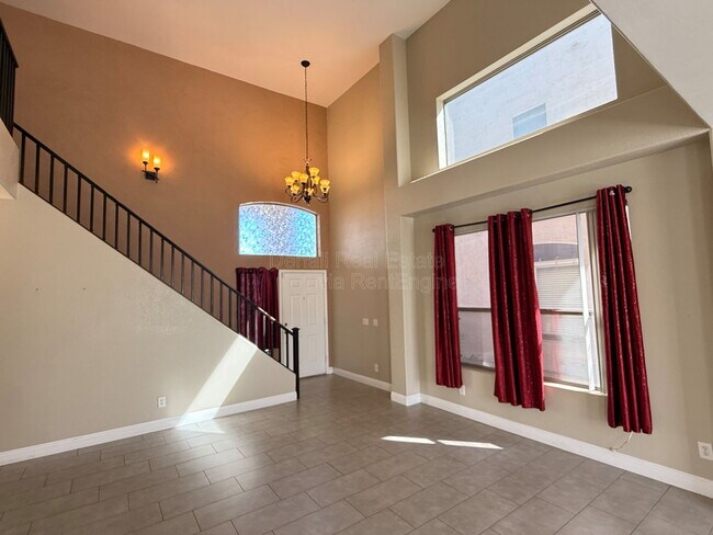 Building Photo - 6425 W Desert Hollow Dr