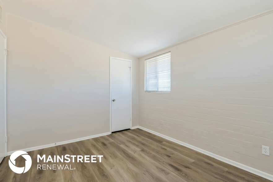 Building Photo - 1733 S Avenida Regulo