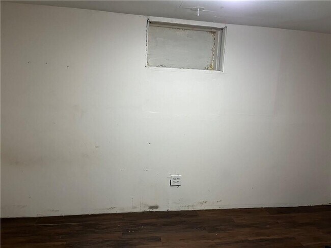 Building Photo - 596 S Rte 303