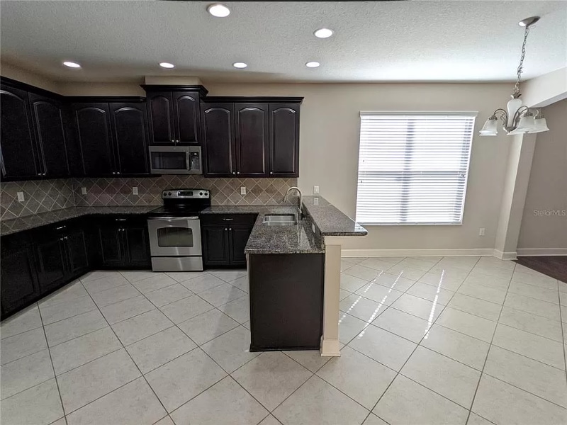 Building Photo - 16044 Bella Woods Dr