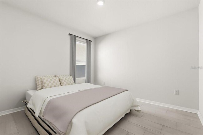 Building Photo - 1006 August Sky Dr