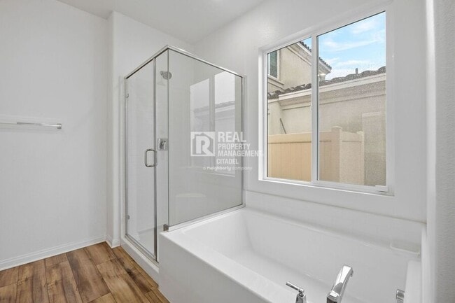 Building Photo - 365 Huntington Ct