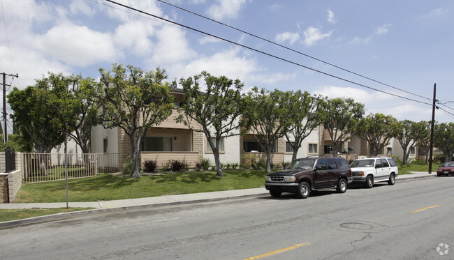 Building Photo - Meadow Grove