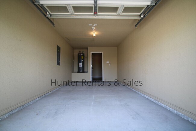 Building Photo - Every Room Has Its Own Bathroom!!!