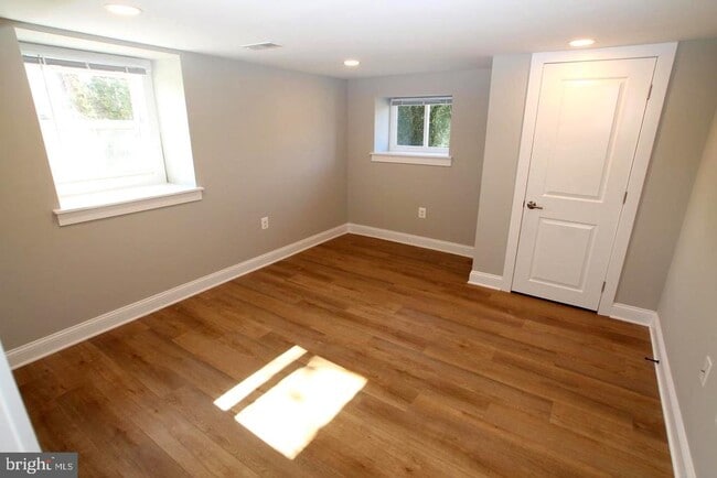 Building Photo - 538 Durham Rd