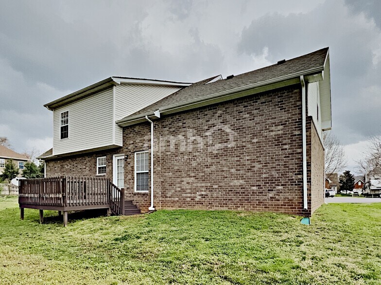 Building Photo - 3318 Diamond Ct