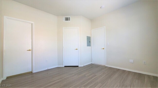 Building Photo - 2141 Hussium Hills St