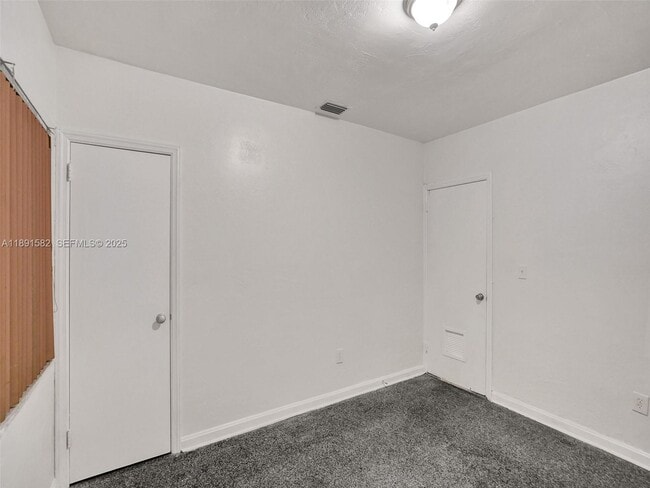 Building Photo - 17791 NE 13th Ave