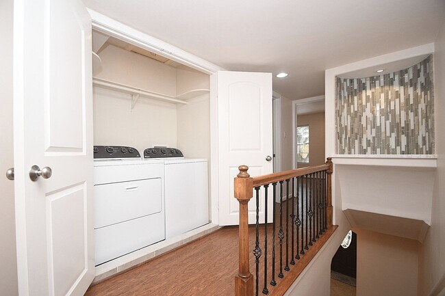 Building Photo - 13240 Trail Hollow Dr