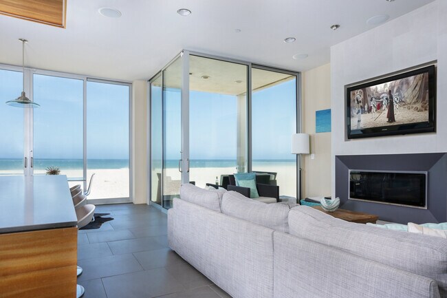 Building Photo - 1013 Mandalay Beach Rd