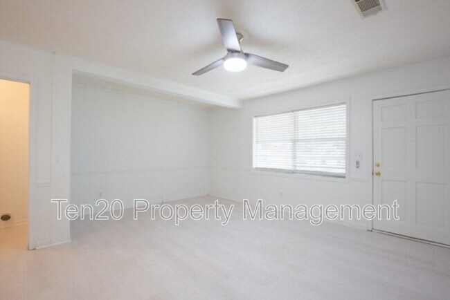 Building Photo - 5131 Trussell Ave