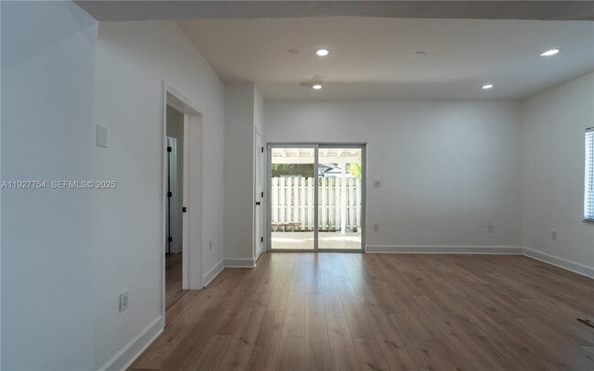 Building Photo - 426 SW 26th Rd