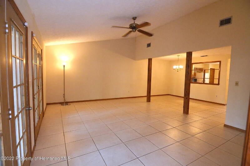Building Photo - 909 Candlebrook Ln