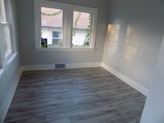 Building Photo - BCR 2672 South 12th Street-