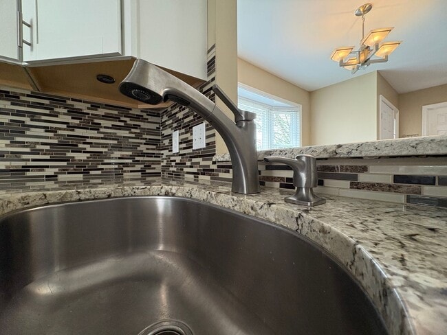 Building Photo - 2 Bedroom 2.5 Bathroom in Hummelstown!