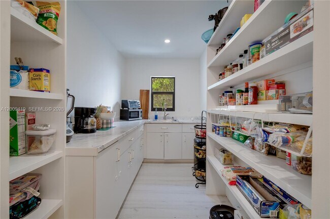 Building Photo - 18326 SW 83rd Pl