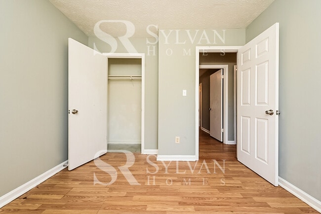 Building Photo - The living is easy in this 3 bedroom, 2 bathroom home