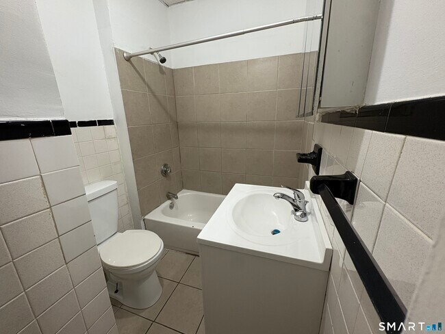 Building Photo - 205 Farren Ave