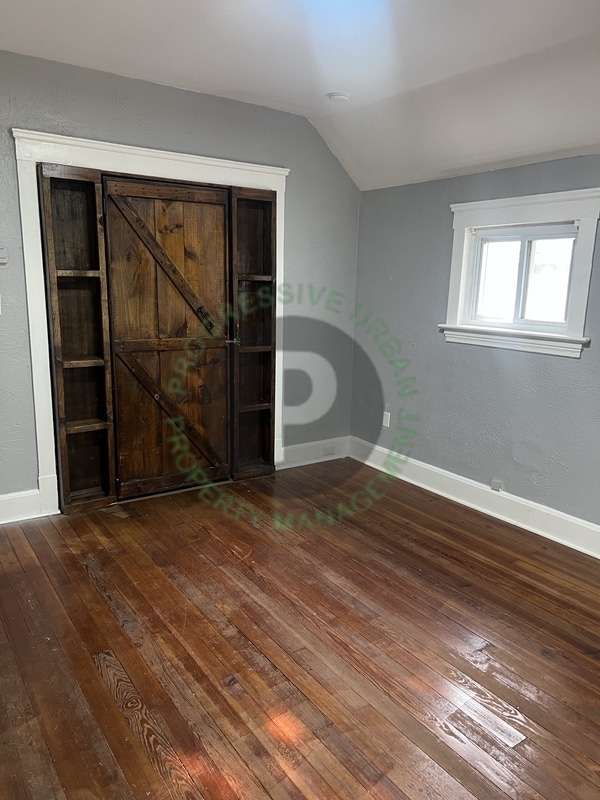 Building Photo - 3586 W 47th St