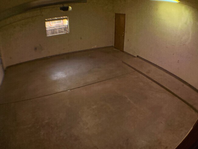 Building Photo - Single-Level 3 Bedroom Home in University Heights | Fenced Backyard + 2-Car Garage