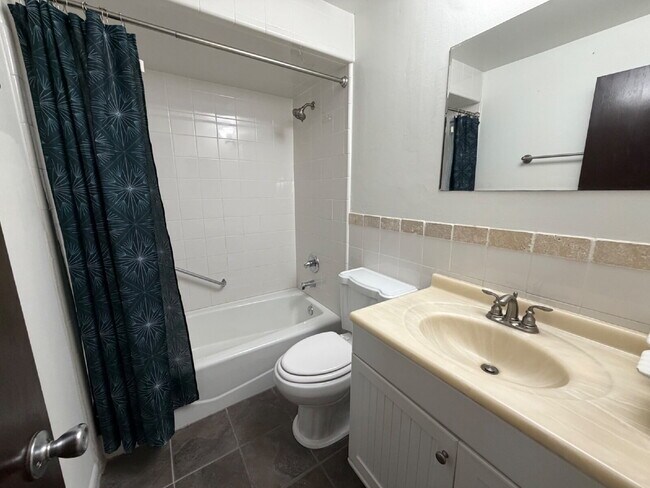 Building Photo - Indialantic 2 Bedroom Home with 2 car garage!