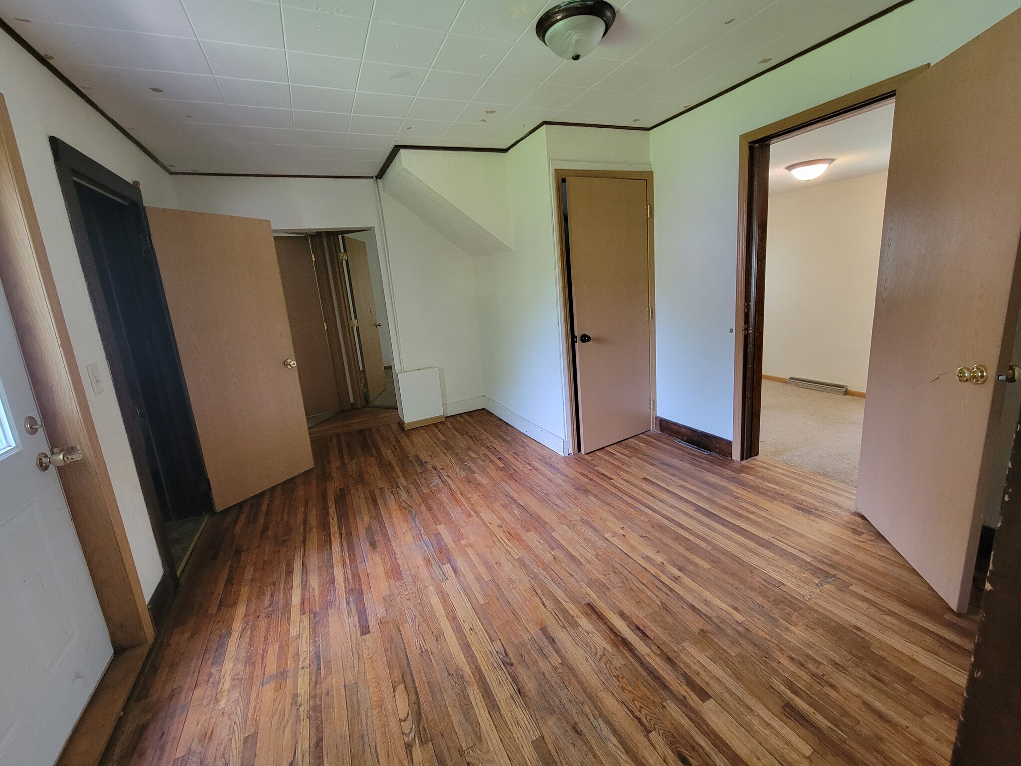 Building Photo - 321 13th Ave W