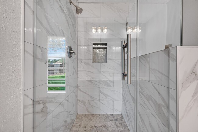 Building Photo - 2450 Long Reach Dr