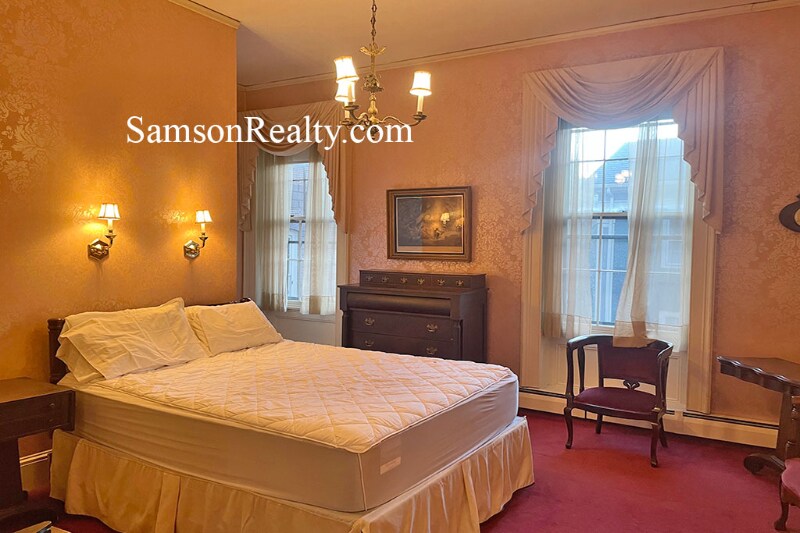 Building Photo - 144 Benefit St