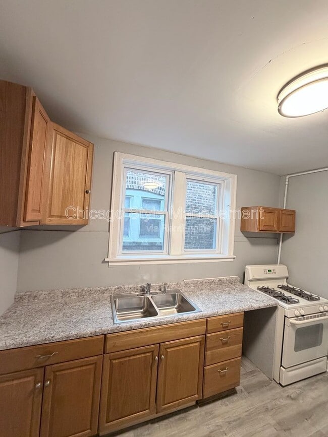 Building Photo - 10625 S Calumet Ave